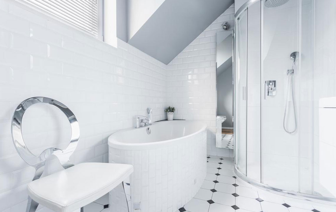 Things to consider before buying a shower chair for elderly